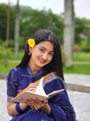 ক্লাসিক গ্ল্যামার শাড়ি (Landing Page Style)